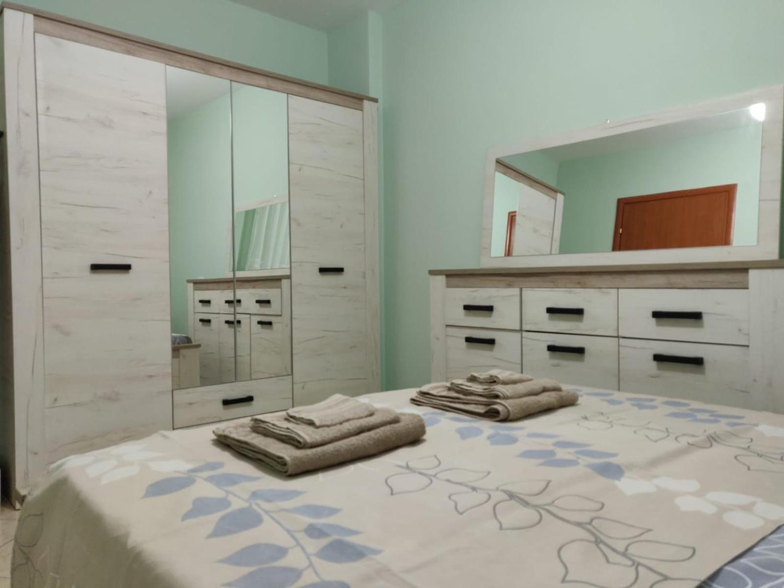 Bevis Apartment Tirana Buitenkant foto