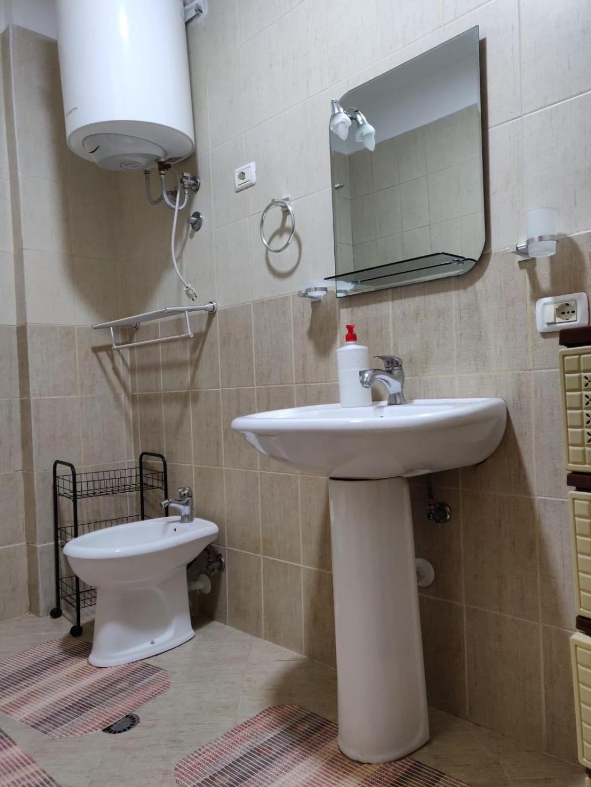 Bevis Apartment Tirana Buitenkant foto