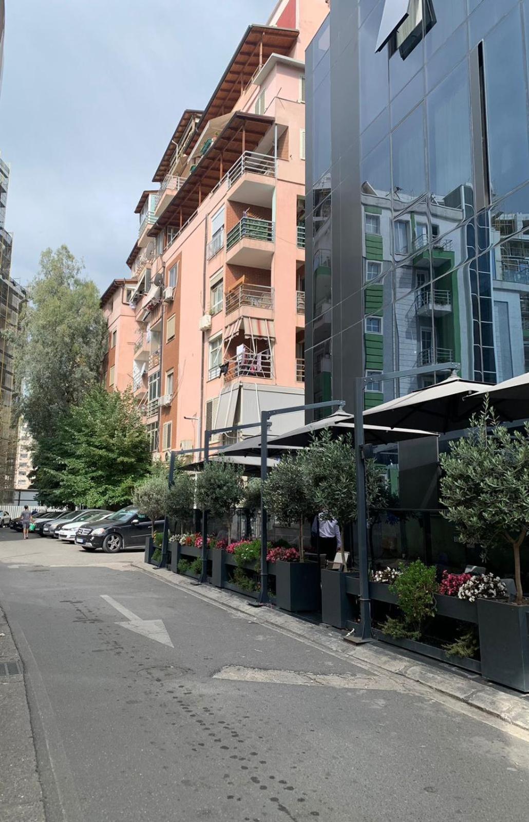 Bevis Apartment Tirana Buitenkant foto