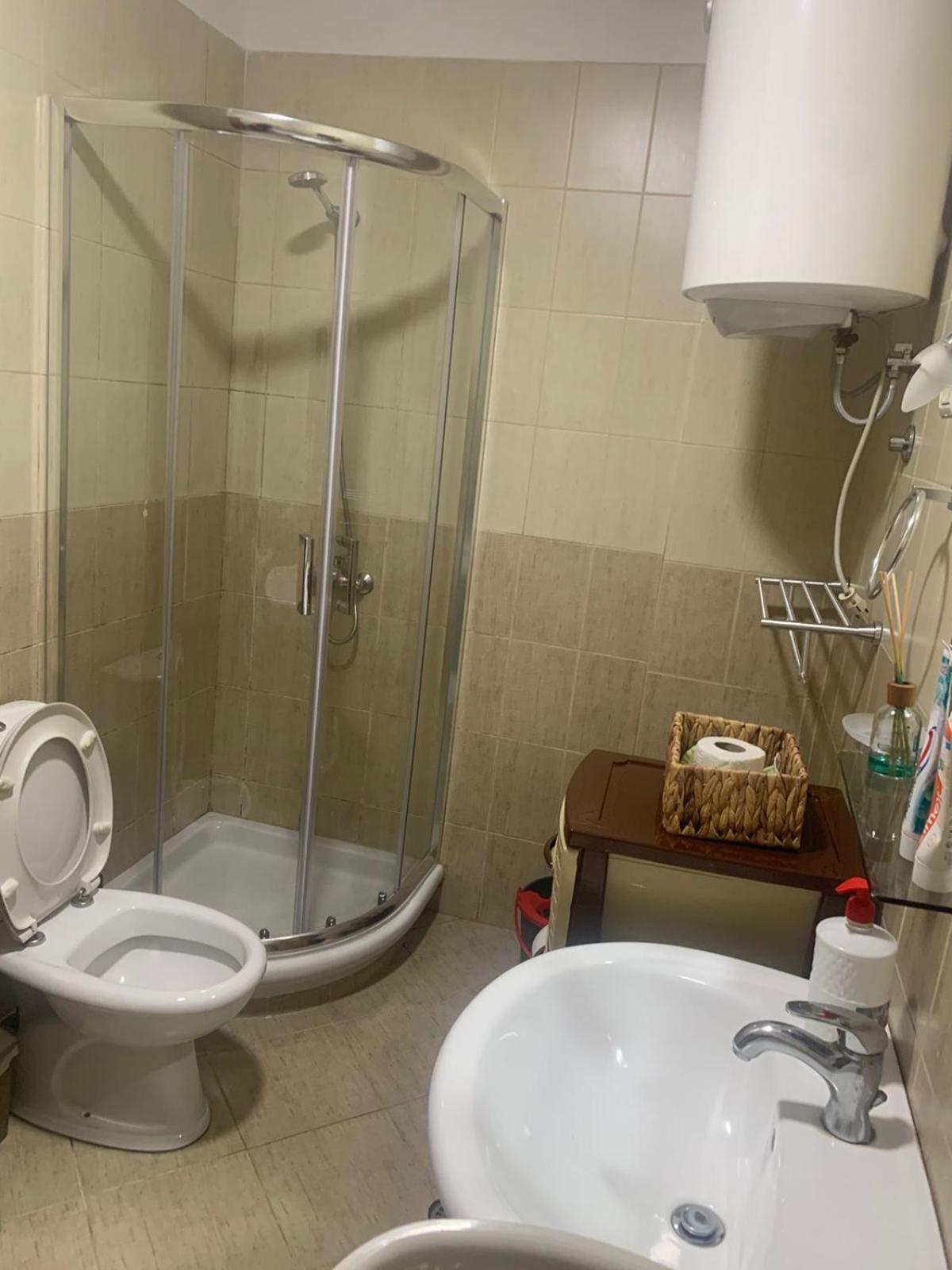 Bevis Apartment Tirana Buitenkant foto